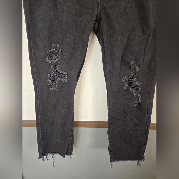 PacSun Mom Jean Distressed Raw Hem Women's size 31 Black Denim jeans - Picture 3 of 5